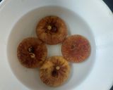 A picture of step 1 of Dry Apricot & Fig Chutney.