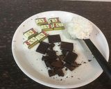 A picture of step 3 of No bake Chocolate biscuits Cake.