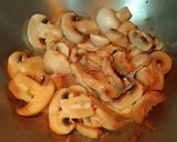 A picture of step 2 of Garlic Mushroom.