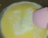 Foto del paso 1 de la receta: Bizcochuelo de leche caliente