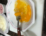 Foto del paso 2 de la receta: Tortilla francesa rellena de bacon y queso