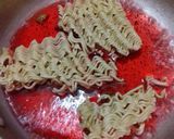 A picture of step 2 of Rosy maggi in pista custard.
