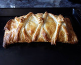 Foto del paso 6 de la receta: Solomillo de cerdo albardado con hojaldre, jamón, queso la peral
