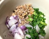 รูปขั้นตอนการทำที่ 2 ของ ลาบหมูสับเห็ด