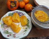 Foto del paso 1 de la receta: Postre navideño de caqui y mandarinas con galletas de jengibre