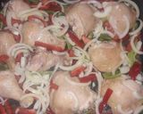 Foto del paso 4 de la receta: Pollo al horno y papas al horno con queso 😊