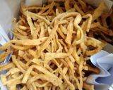 Foto langkah ke 8 dari resep Stik Bawang Pedas Gurih.