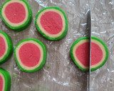 Foto langkah ke 7 dari resep Watermelon Cookies (Kukis Semangka).