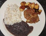 Foto del paso 6 de la receta: Codillo con papas en salsa de chile seco