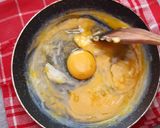 Foto langkah ke 4 dari resep Buttermilk Scrambled Egg.