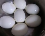 A picture of step 1 of Deviled Egg Chicks.