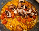 Foto del paso 2 de la receta: Fideuá de chistorra y champiñones a la sidra