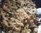 Foto langkah ke 5 dari resep Kwetiaw goreng.