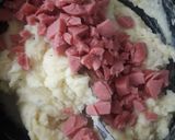 Foto del paso 3 de la receta: Bombas de papa con salchicha y queso