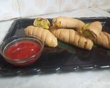A picture of step 5 of Baked vada pav rolls.