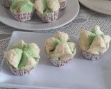 Foto langkah ke 4 dari resep Bolu Kukus Mekar pandan 1 Telur.