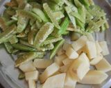 A picture of step 3 of Masala Baath without Goda Masala.