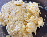 Foto del paso 1 de la receta: Bizcochitos 🥐 de queso 🧀 para el mate 🧉