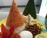 Foto langkah ke 2 dari resep Uduk merah putih.