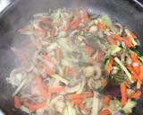 Foto del paso 2 de la receta: 120. Lomos de salmón con salsa de menta y champiñones (principal pescado)