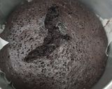 Foto langkah ke 6 dari resep Steamed Chocolate Moist Cake.