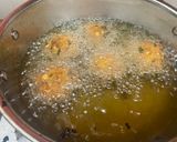 A picture of step 5 of Mutter dal vada/masala vada.