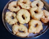 મેંદુવડા (Medu Vada Recipe In Gujarati) રેસીપી સ્ટેપ2ફોટો