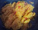 Foto langkah ke 5 dari resep Tumis Pepaya Muda bumbu kuning.