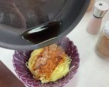 A picture of step 2 of You Po Mian (Xi'an-Style Oil-Splashed Noodles).