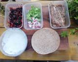 Lamb tacos with blackberry salsa and mint /chives yoghurt sauce recipe step 1 photo