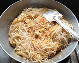 এগ-চাউমিন(egg-chowmein recipe in Bengali) রেসিপি ধাপ - 5 ছবি