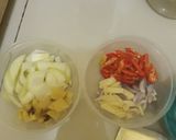 Foto langkah ke 2 dari resep Ayam tumis jahe.