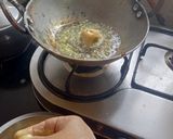 A picture of step 4 of Crispy 😋Aloo Bade.