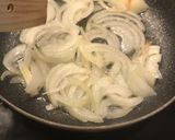 Hagymás rántotta sonkával recept fázis 1 fotója