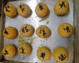 Hình bước làm 5 của món Bánh trung thu ngàn lớp nhân mochi chà bông trứng muối