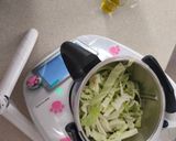 Foto del paso 5 de la receta: Ensalada de repollo, manzana con salmón en TMX