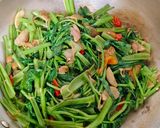 Foto langkah ke 4 dari resep Tumis Kangkung Belacan.