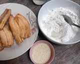Foto langkah ke 1 dari resep Kluay Tod (Pisang Goreng Wijen Thailand).