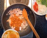 รูปขั้นตอนการทำที่ 3 ของ หมึกผัดไข่เค็ม +หมูสับหน่อยๆ😂