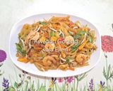 Foto langkah ke 4 dari resep Kwetiau Beras Goreng Udang.