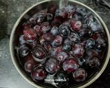 A picture of step 1 of Black Grapes Mint Mojito.