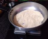 A picture of step 1 of Murmura til laddu.