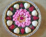 Foto langkah ke 4 dari resep Pie susu pandan bertopping buah.