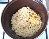 Tejfölös karalábéleves vajgaluskával recept fázis 1 fotója