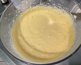 Une image de l'étape 8 de Cake aux prunes d'ente et vanille.