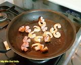 Hình bước làm 4 của món Mì UDon Xào Xúc Xích 소시지볶음 우동