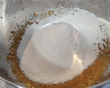 Foto del paso 4 de la receta: Galletas de turrón bañadas en chocolate blanco