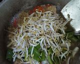 Foto langkah ke 3 dari resep Tumis Sayur tauge oncom berkuah.