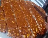 मूंगफली गुड़ की चिक्की (moongfali gur ki chikki recipe in Hindi) रेसिपी चरण 3 फोटो