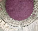 Foto langkah ke 5 dari resep Donat Ungu Ekonomis + Simple Glaze.